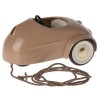 Maileg samochodzik dla myszki Mouse Car Dark powder 1
