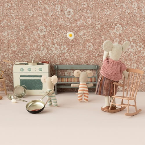 Maileg fotel bujany różowy, Rocking chair Dark powder  2