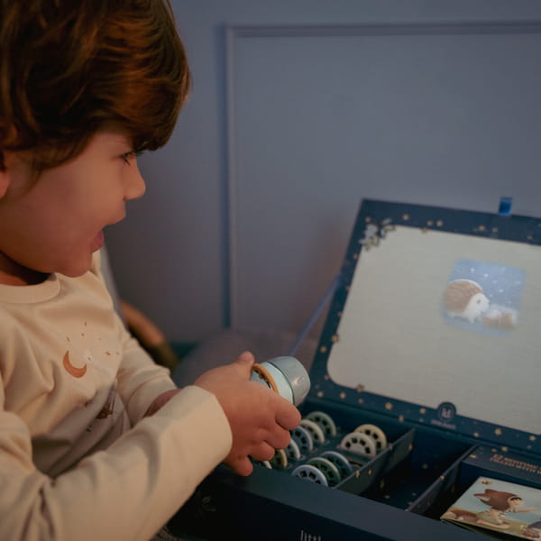 Latarka projektor z bajkami Błękit Little Dutch 1
