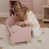 Drewniane łóżeczko dla lalek z pościelą Little Dutch 2